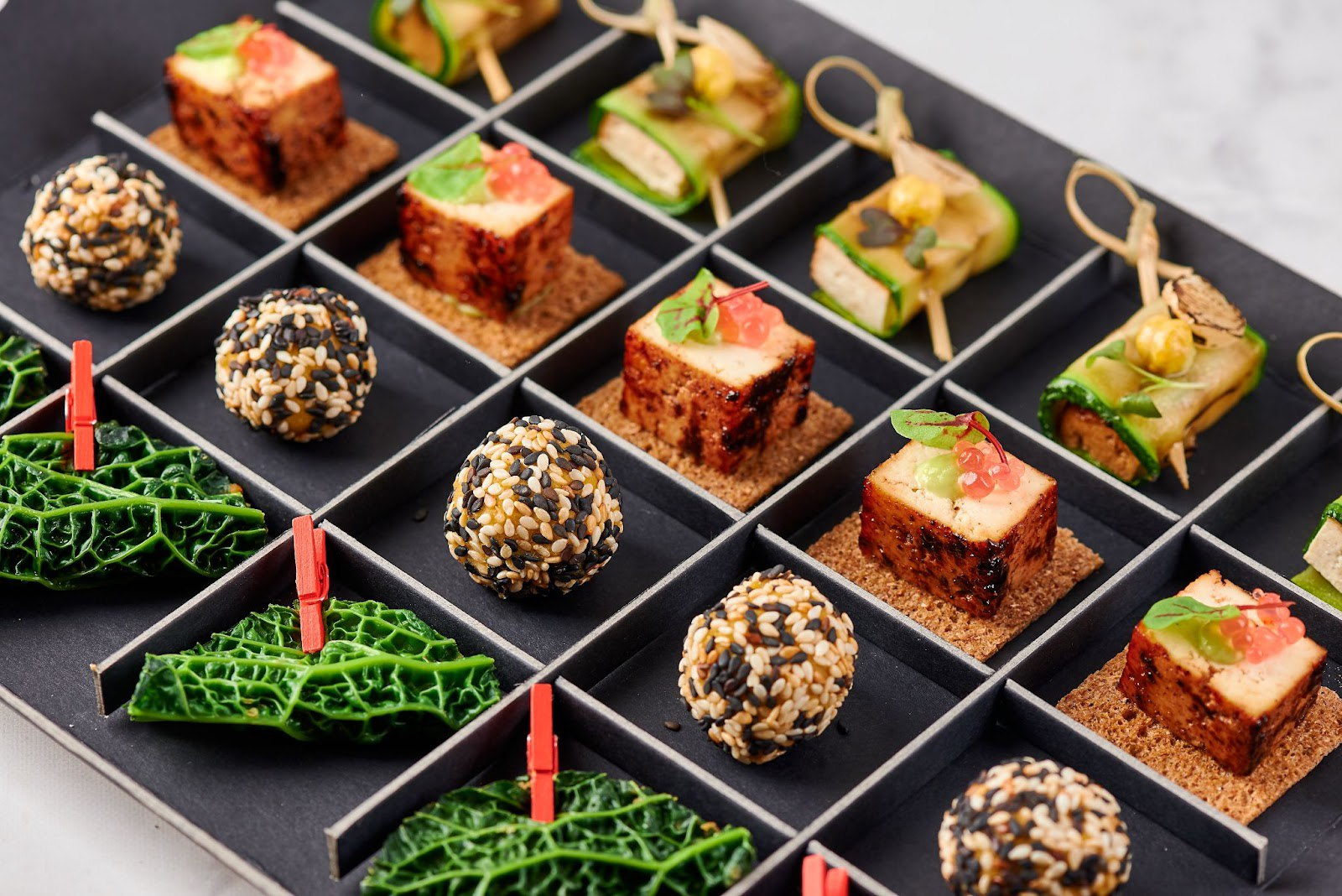 Обзор банкоматов: Как удобно снять деньги с Альфа-Карты